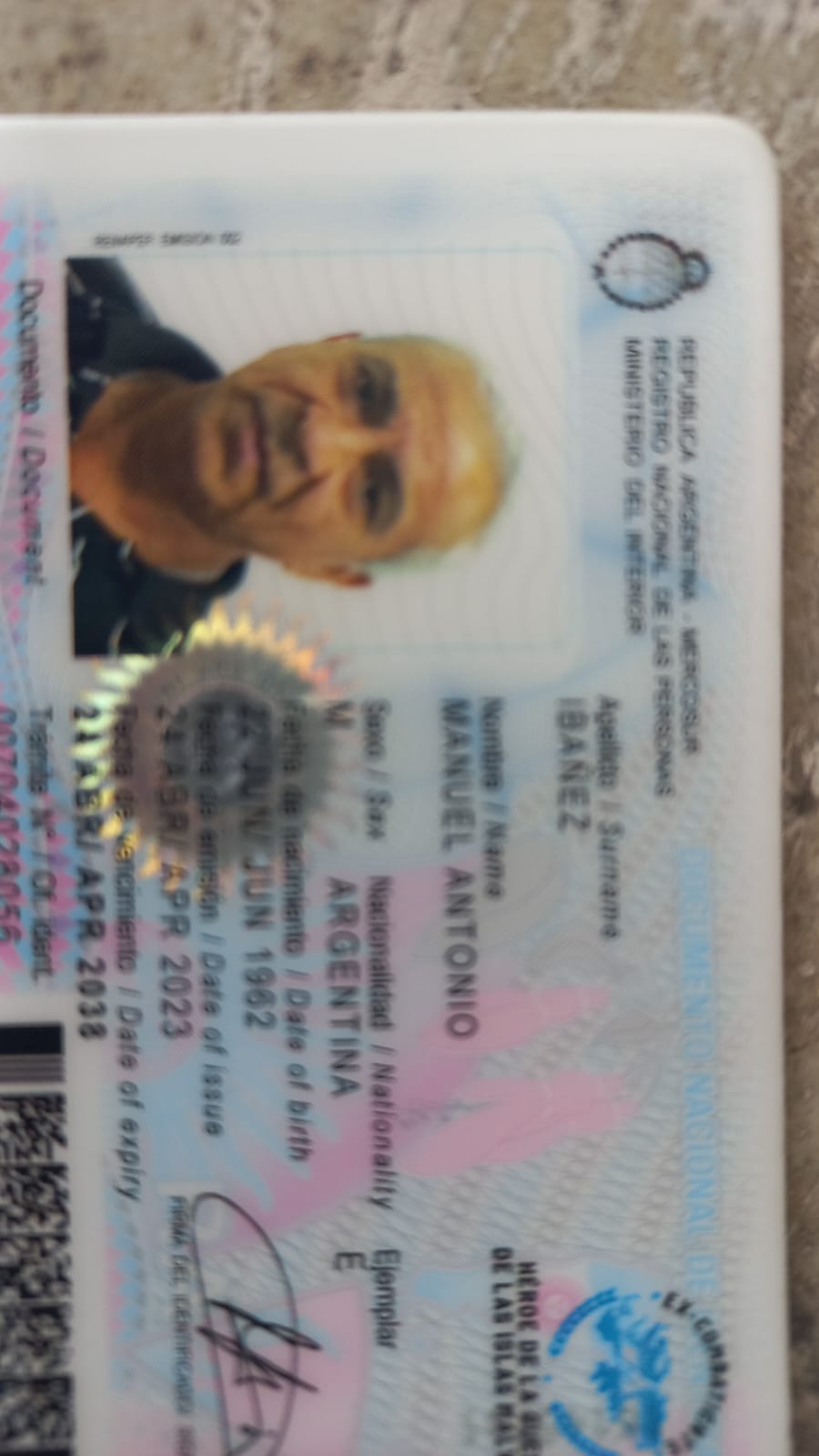 Imagen de ambas caras del último documento de identidad del solicitante o apoderado (o de todas las páginas si es DNI libreta, LC o LE)