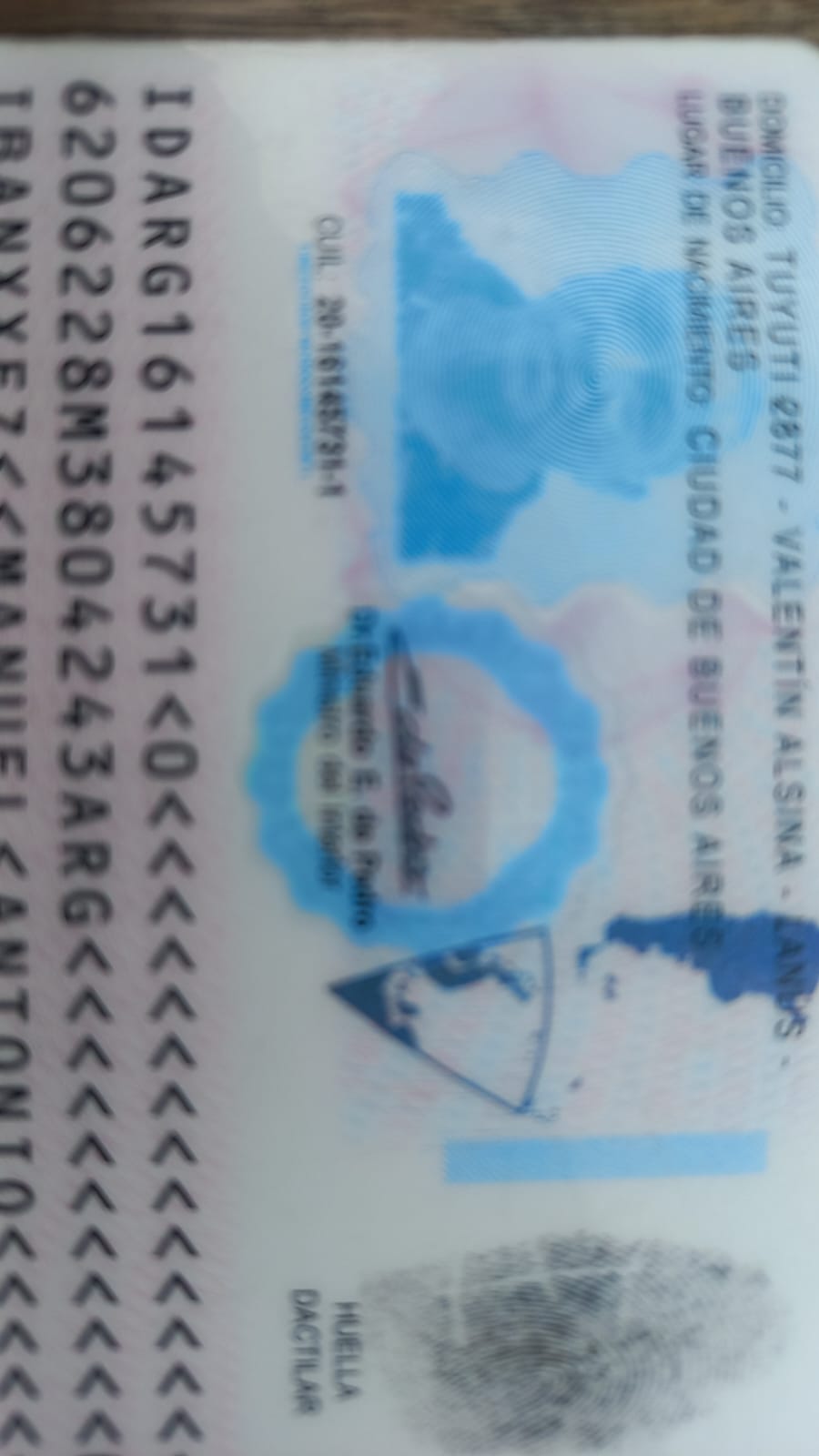 Imagen de ambas caras del último documento de identidad del solicitante o apoderado (o de todas las páginas si es DNI libreta, LC o LE)