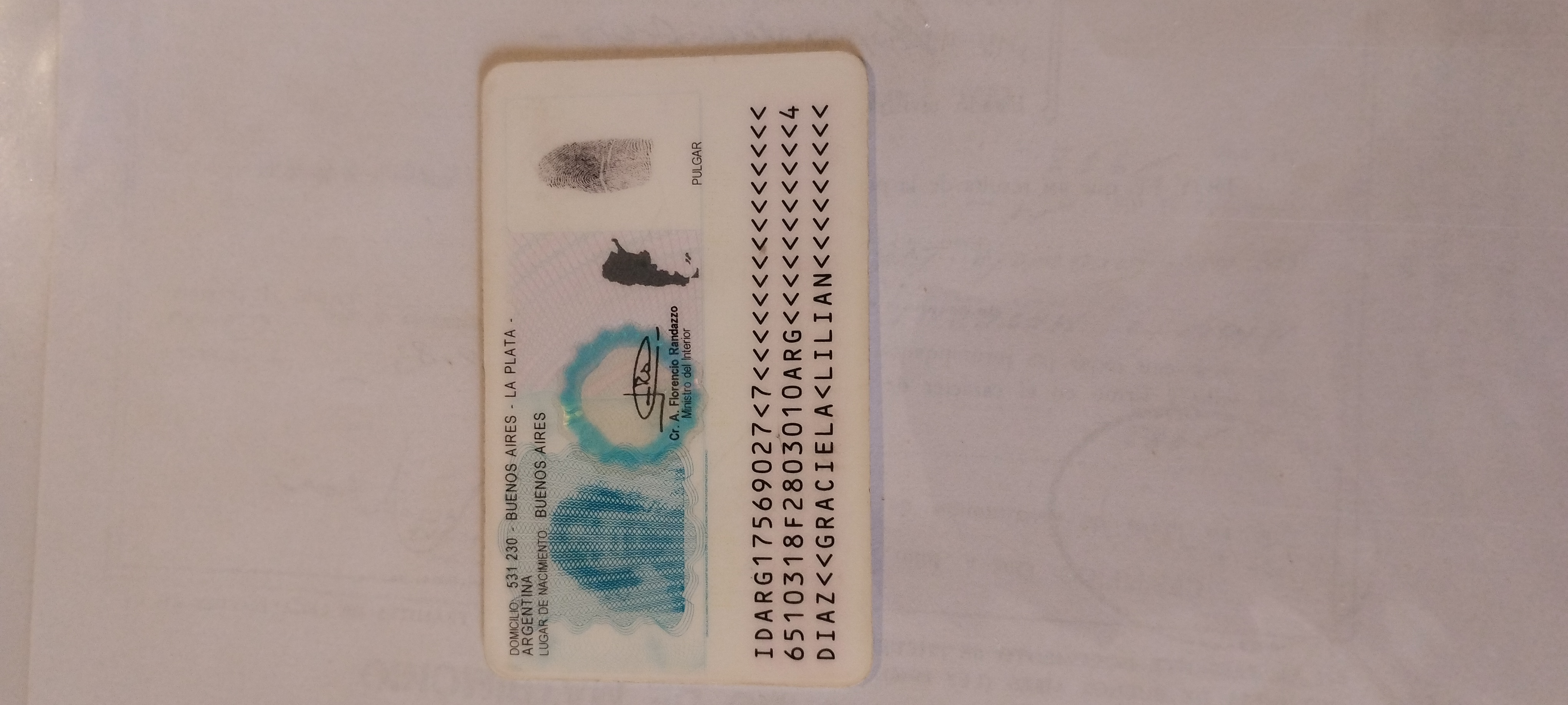 Imagen de ambas caras del último documento de identidad del solicitante o apoderado (o de todas las páginas si es DNI libreta, LC o LE)